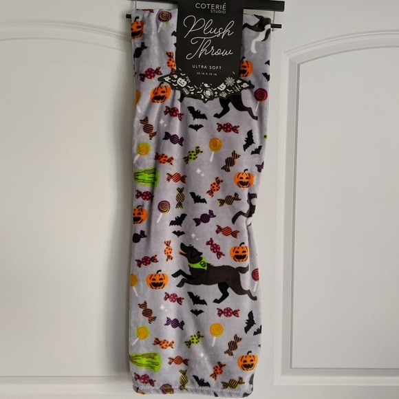 Labrador Boston Terrier Frenchie Halloween Plush Throw Blanket 50" x 70" NWT - Picture 1 of 11